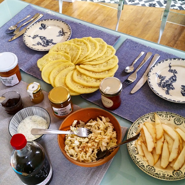 Parfait pour un brunch ! Baghrirs, crêpes mille trous – Copyright © Gratinez