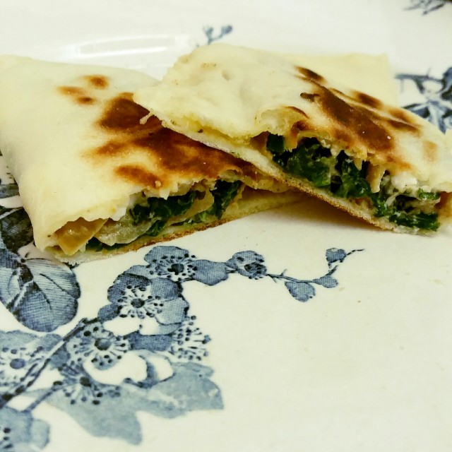 Gözlemes feta et épinards, crêpes turques - Copyright © Gratinez