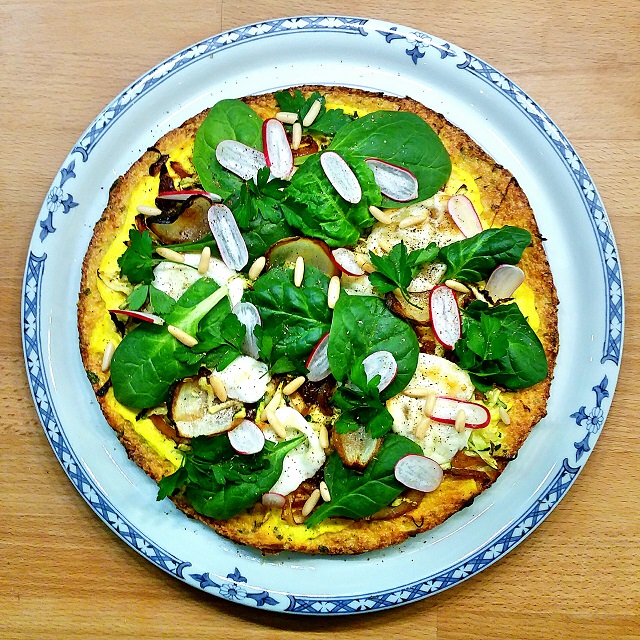 Pizza végétarienne à base de pâte de chou-fleur – Copyright © Gratinez