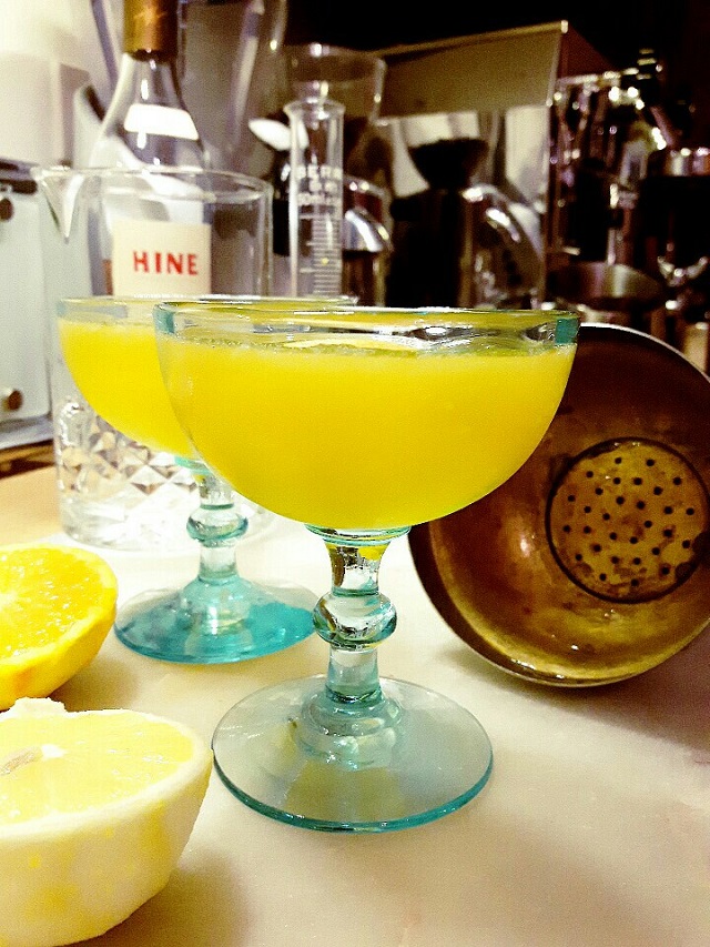 Parisian Sour cocktail – Copyright © Gratinez