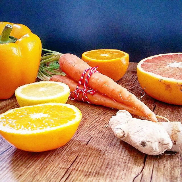 Quartet orangé : jus de carotte, orange, pamplemousse, poivron jaune – Copyright © Gratinez