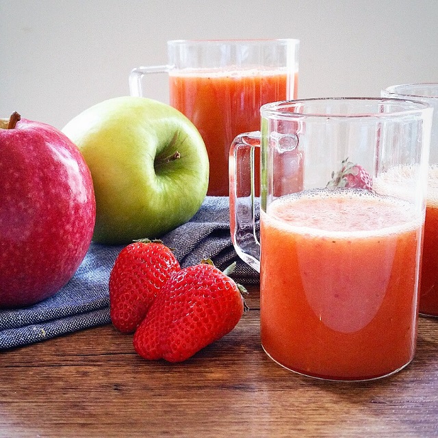 Jus de fraise, carotte, pomme, orange, banane – Copyright © Gratinez