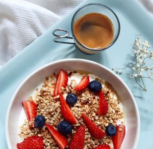 Granola maison - Coco, figues, amandes et noisettes – Copyright © Gratinez