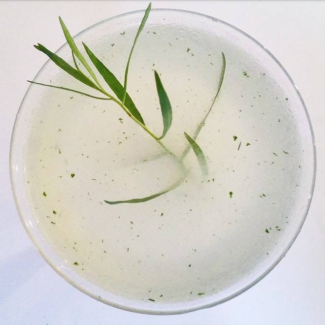 Cocktail "Gin Tarragon Smash", pour changer du mojito menthe – Copyright © Gratinez