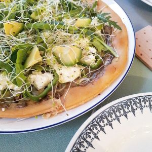 Pizza verte de printemps – Copyright © Gratinez