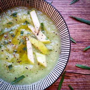 Soupe froide de concombres, pommes et wasabi – Copyright © Gratinez