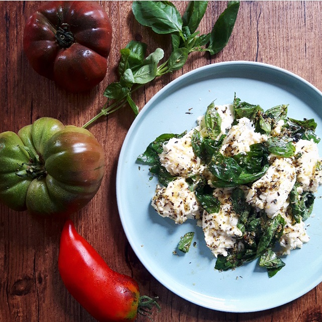 Tomates Mozzarella marinées aux saveurs d'été – Copyright © Gratinez