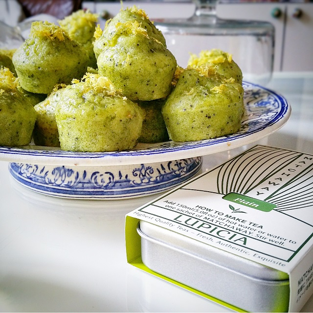 Muffins citron, pavot et Matchaway de la Maison Lupcia – Copyright © Gratinez