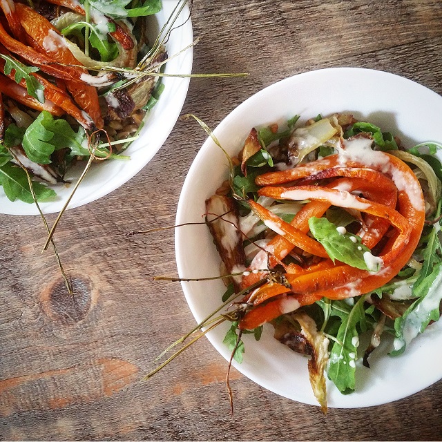 Salade petit épeautre, carottes et fenouil rôti, vinaigrette d'orange au tahini – Copyright © Gratinez