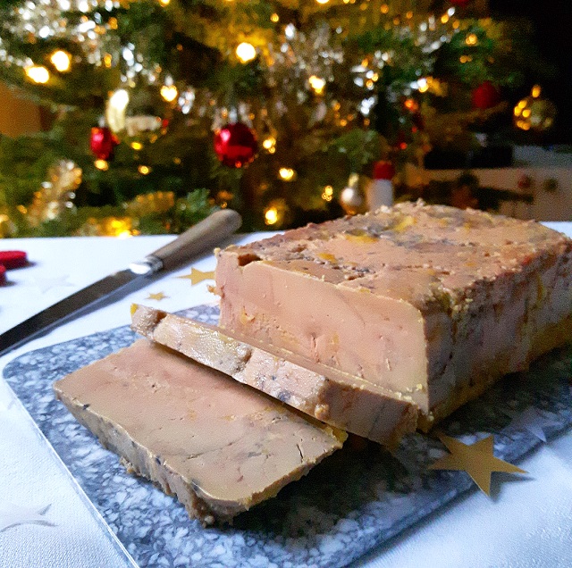 Foie gras maison à la Fève tonka et au poivre de la Jamaïque – Copyright © Gratinez