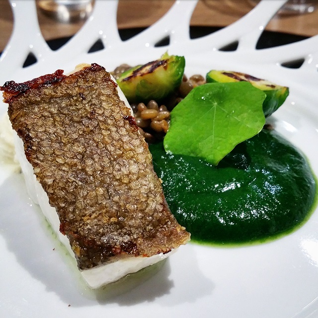 Filet de cabilaud, Epinards et lentilles, Ken Kawasaki – Copyright © Gratinez