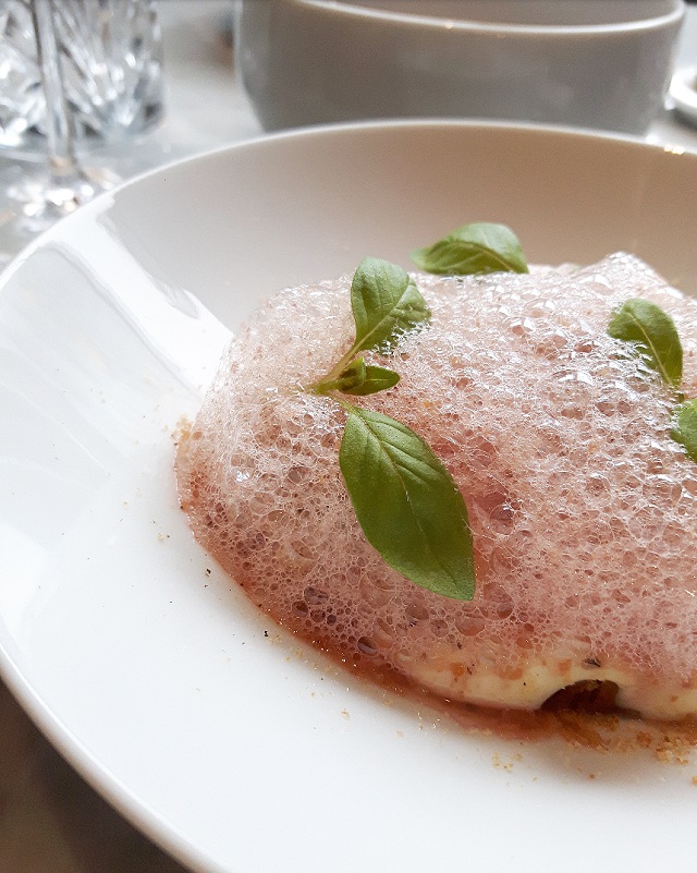 Saint Jacques de Saint-Brieuc, Brioche, Oranges Moro, chez Sourire Restaurant – Copyright © Gratinez