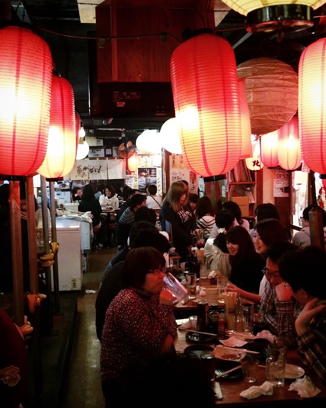 Ambiance décontacte à la Yakitori Alley – Copyright © Gratinez