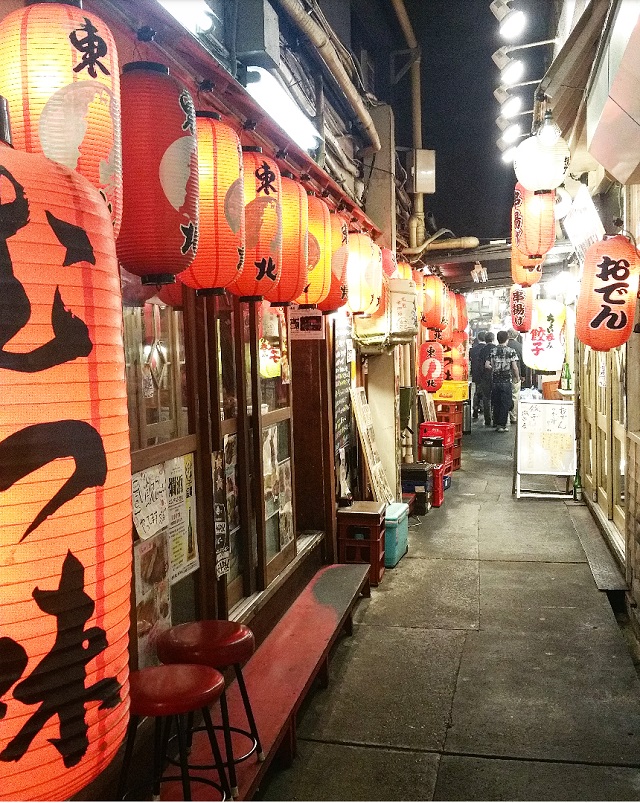 Yakitori Alley de Yurakucho – Copyright © Gratinez