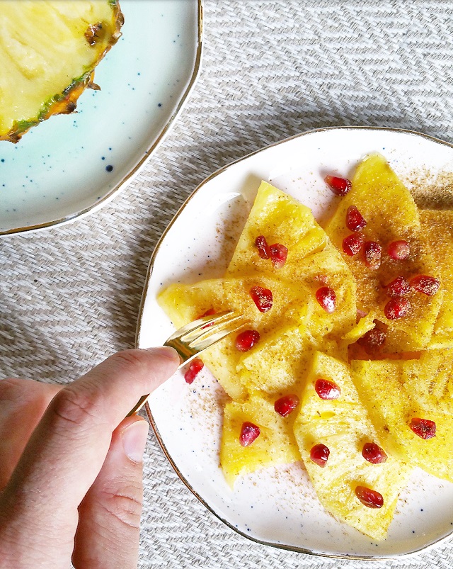 Carpaccio Ananas, Grenade, Graines de coriandre – Copyright © Gratinez