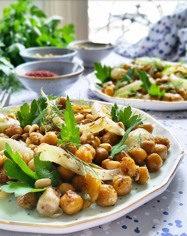 Salade de pois chiches, fenouil bulbe et graines rôties – Copyright © Gratinez