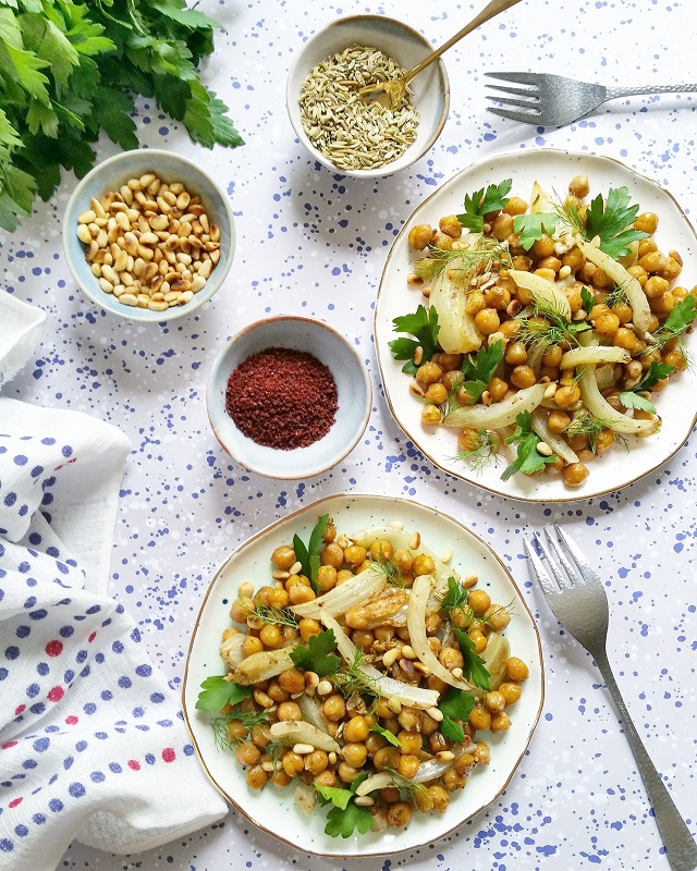 Salade de pois chiches, fenouil bulbe et graines rôties – Copyright © Gratinez