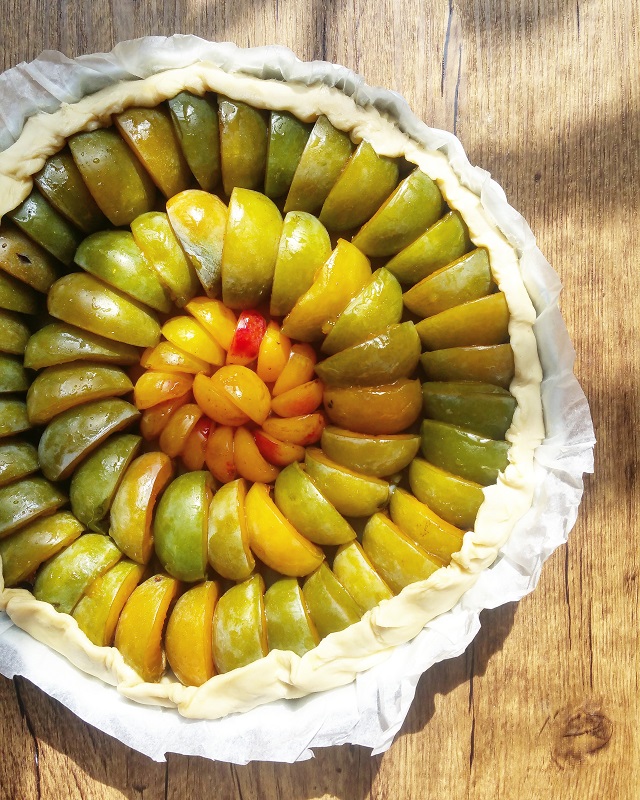 Tarte aux Prunes Reines-Claudes, Mirabelles, et sirop au Curry – Copyright © Gratinez