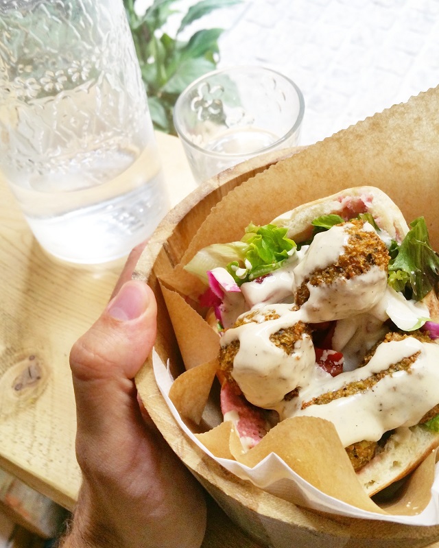 Falafel et pita, chez Green Lab, Montpellier – Copyright © Gratinez