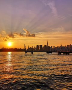 Brooklyn Barge – Copyright © Gratinez
