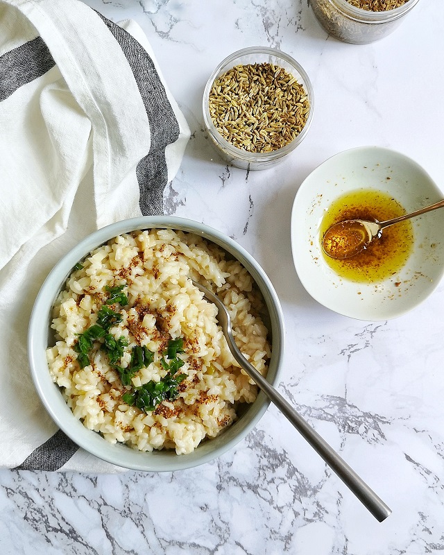 Risotto au céleri rave et huile aux épices torréfiées – Copyright © Gratinez